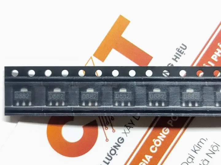 D882 2SD882 NPN Transistor 1.5A 40V SOT-89