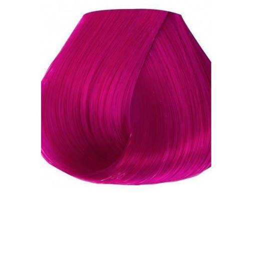 Nếu bạn đang tìm kiếm một lựa chọn nhuộm tóc mới lạ và đầy cá tính, thì hãy thử nhuộm tóc màu hồng cánh sen magenta. Màu hồng đậm chất rock và cánh sen đen đính trên tóc sẽ làm bạn trông thật bí ẩn và cá tính.