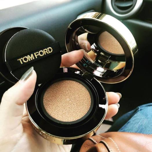 Phấn nước Tom Ford Traceless Touch Foundation Case Satin-Matte Cushion  Compact - Mặt 