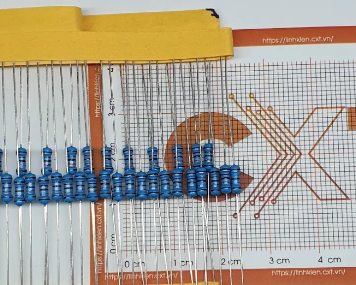 Điện trở vạch 13K 1/4W 1% đóng dây (50c)