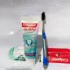 Kem đánh răng Colgate Sensitive giảm ê buốt. 