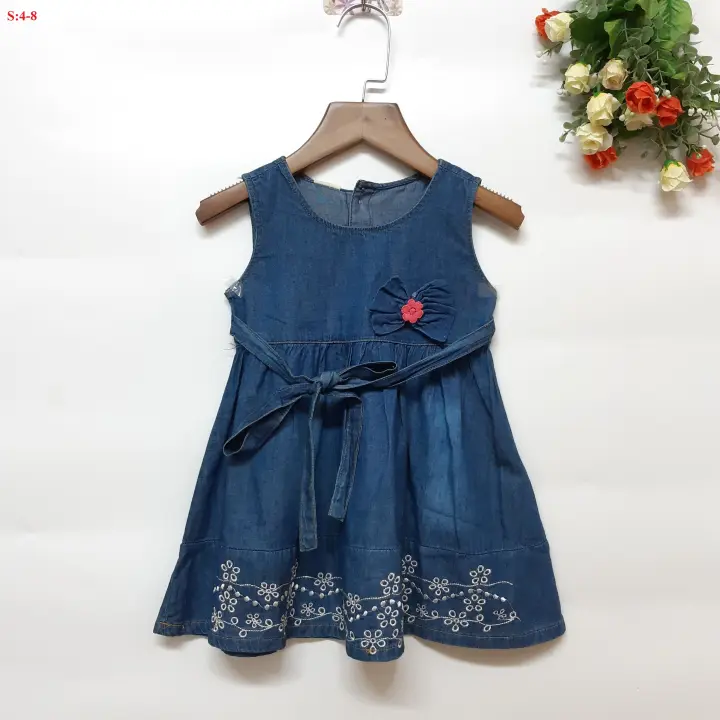 DG79-VBG-03 - Váy jean dành cho bé gái từ 4-8t , đính nơ in hoạ tiết hoa văn , made in vietnam.